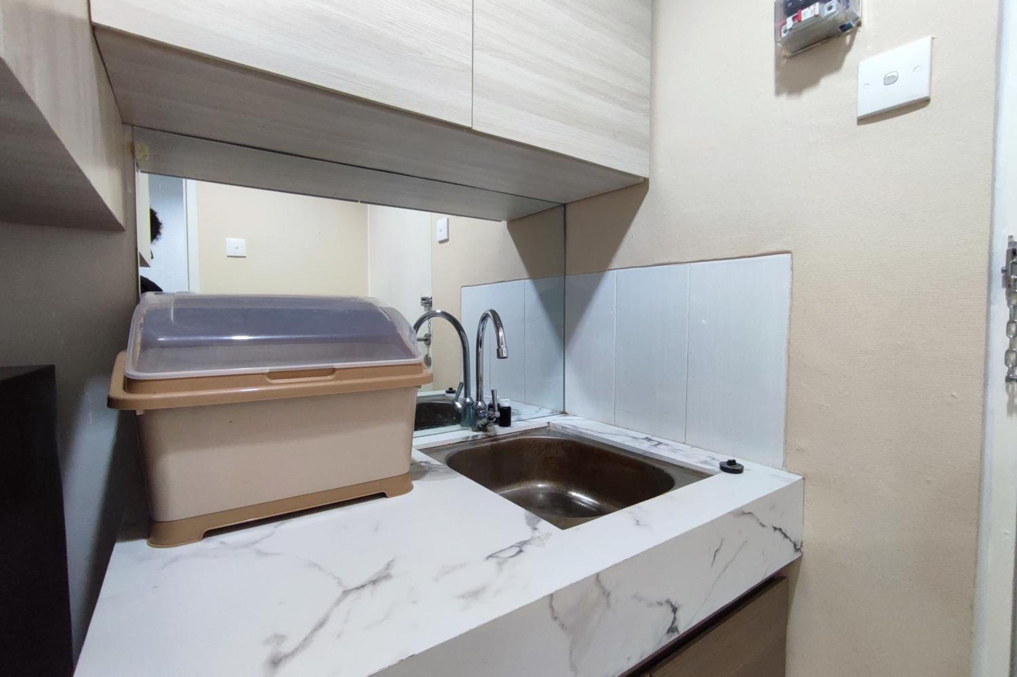 Apartemen Comfortable And Modern 1br Without Living At Amartha View By Travelio
