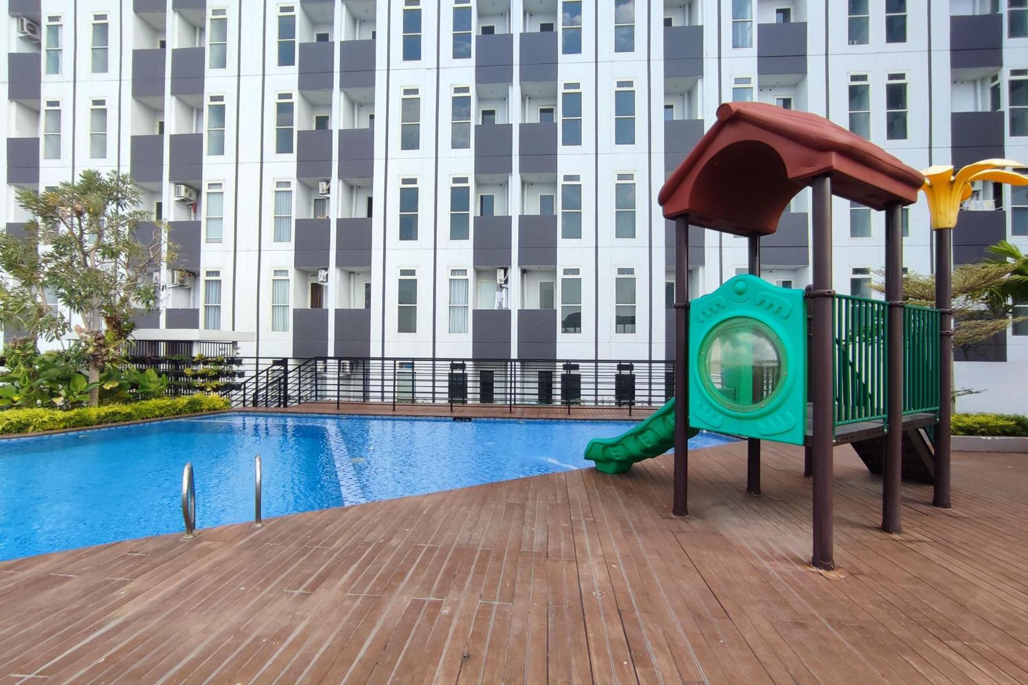 Comfortable And Modern 1br Without Living At Amartha View By Travelio